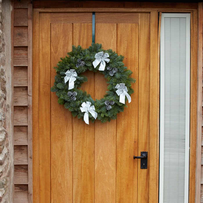 Real vs Artificial Christmas Wreaths